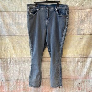 Venus Women's Blue Jeans. In brand new condition. Size is 22